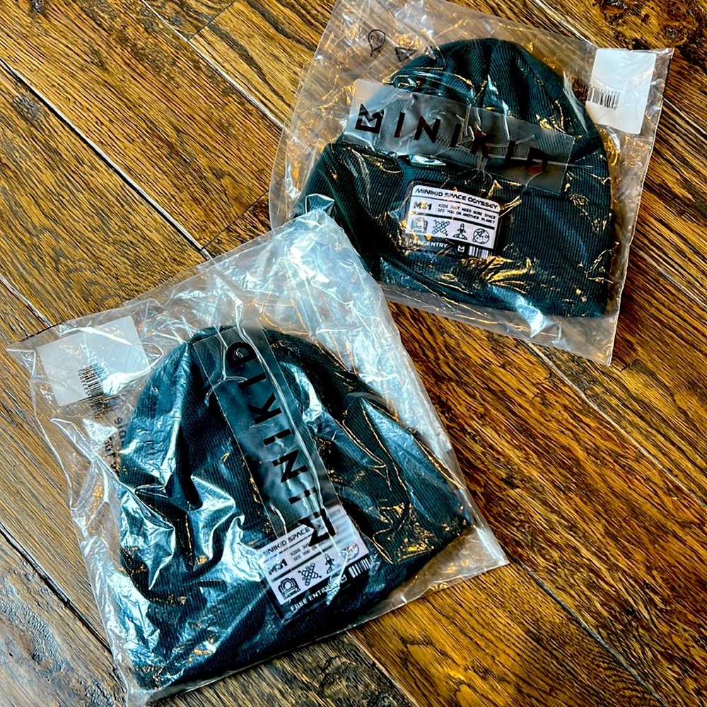 Minikid Marino Hats- both are dark green and NIP